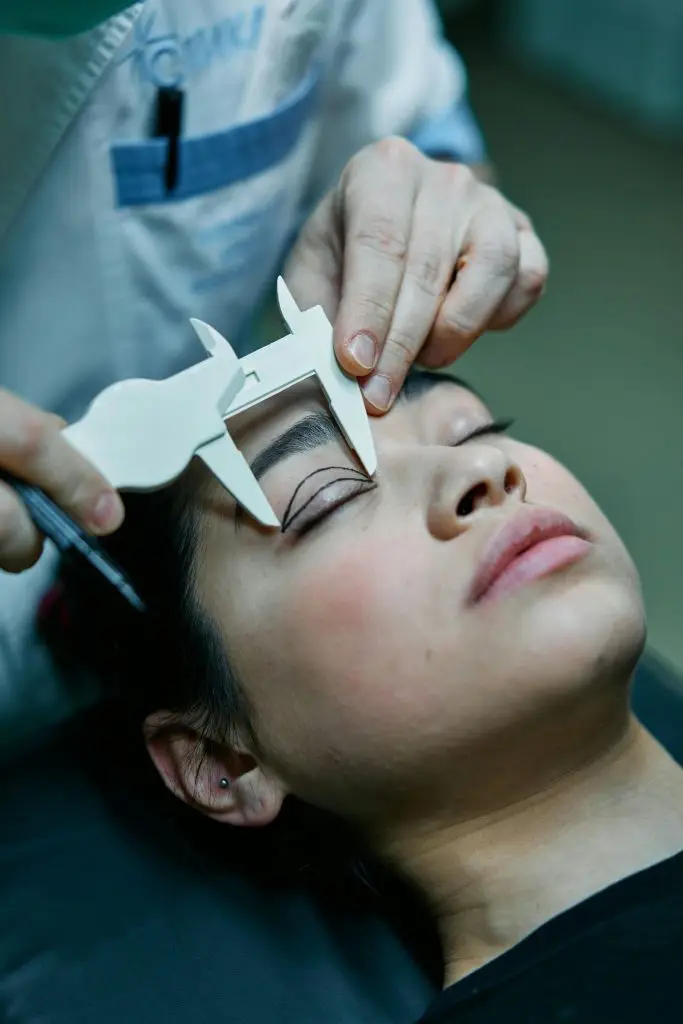 Eyelid Lift Surgery: Reduce Droopy Eyes And Wrinkles