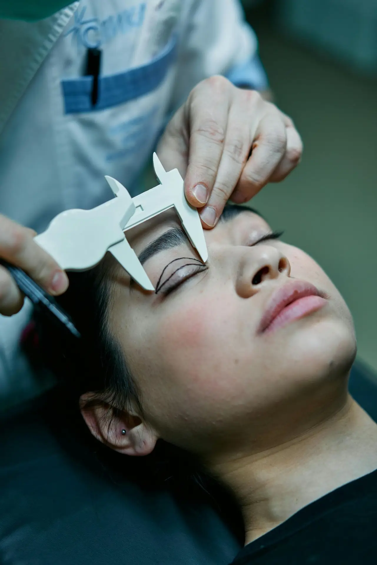 Eyelid Lift Surgery: Reduce Droopy Eyes And Wrinkles